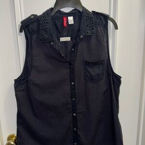 NEW: Divided by H&M Embellished Collar Sleeveless Button Up  Concept Red Size 14